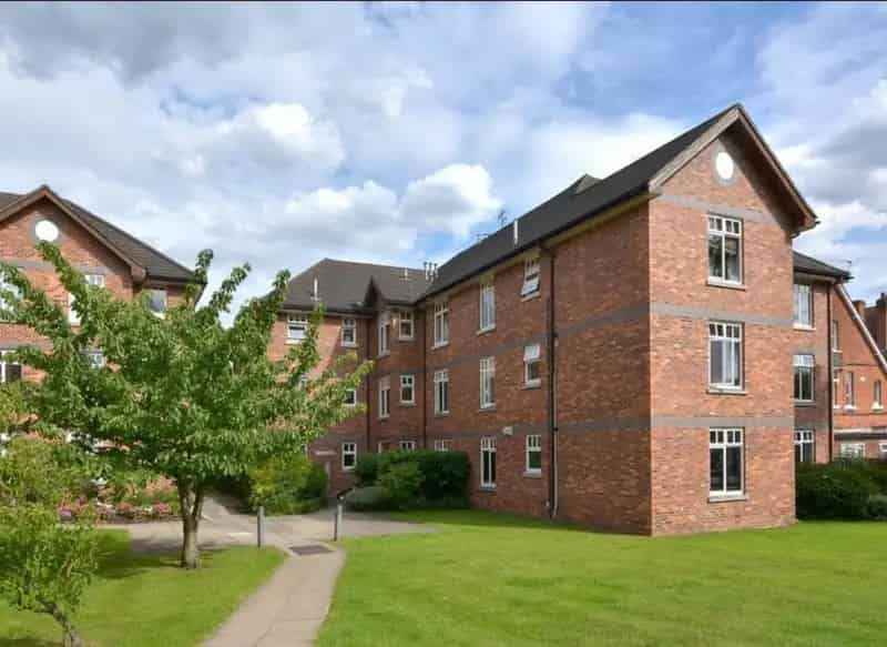 Two Double Bedroom Flat to Rent - Quiet Residential Area