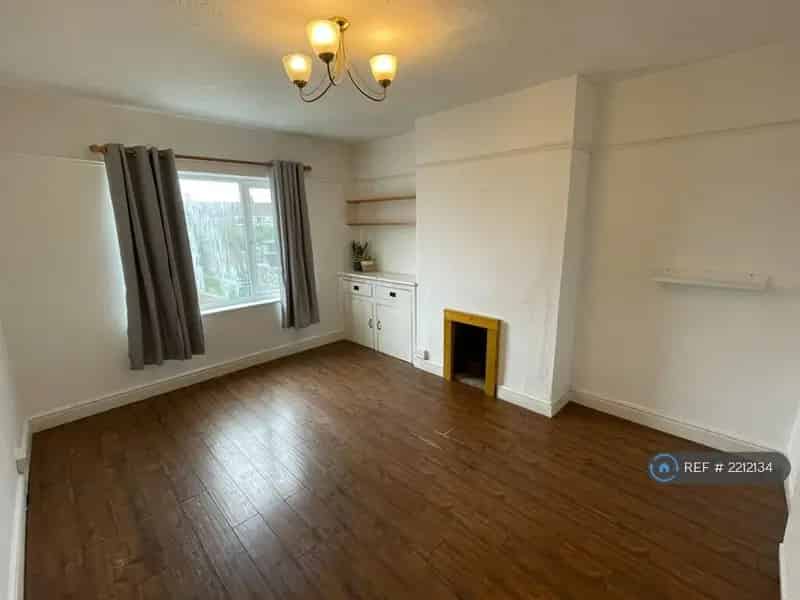 4 Bedroom Terraced House Near Southmead Hospital