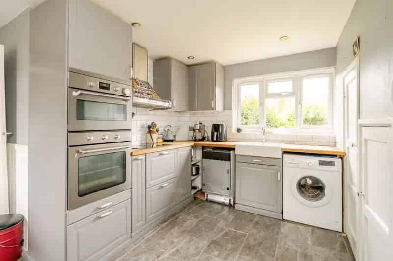 3 Bed House Near Chichester Train Station