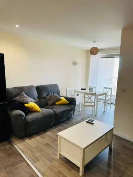 Modern 1 Bed Flat Balham SW12 Near Clapham South Station