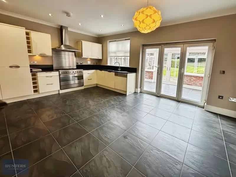 4 Bedroom Townhouse for Sale