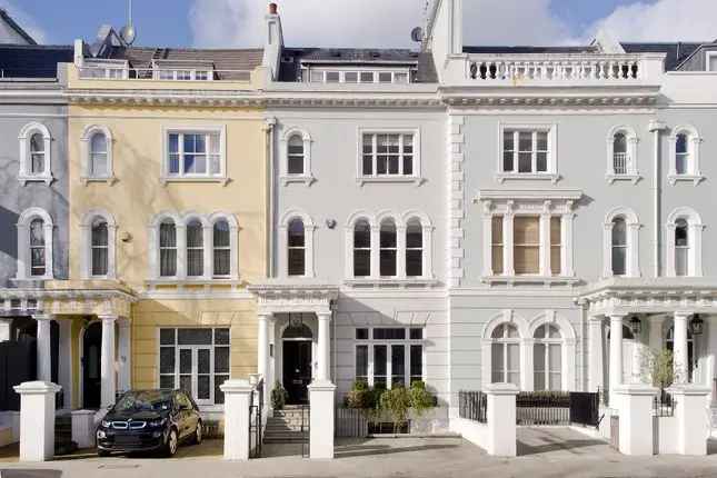 Property to rent in Elgin Crescent, London W11