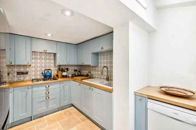 Detached house to rent in Donne Place, London SW3