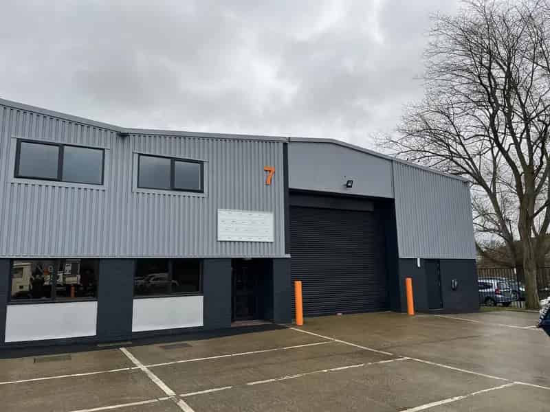 Modern Industrial Unit For Lease