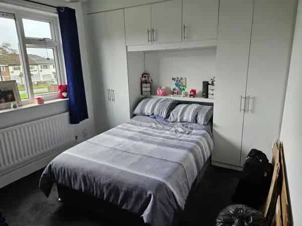 1 Bedroom Flat Swap Near Shops and Transport