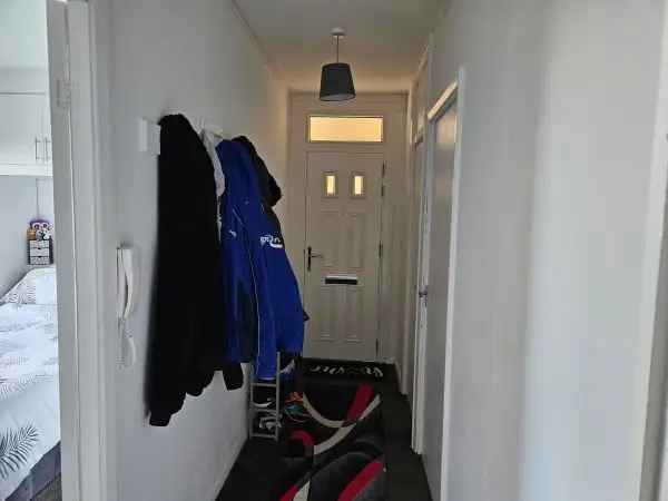 Flat For Rent in Trafford, England