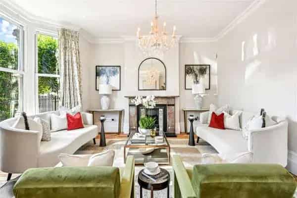 Detached House in Grove Park London