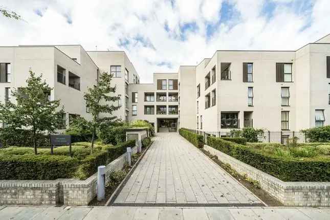 Flat for sale in The Avenue, London NW6