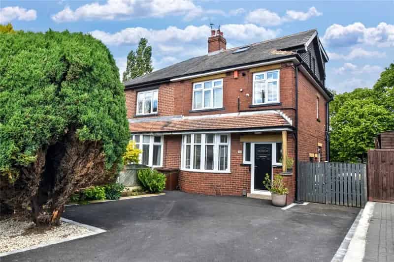 4 Bedroom Semi-Detached House in Morley