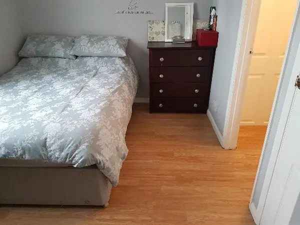 Flat For Rent in Canterbury, England