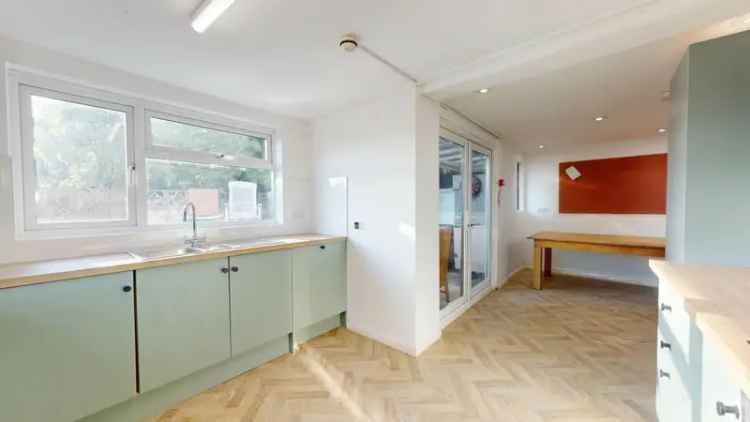 10 Bedroom Student House Bath Recently Refurbished