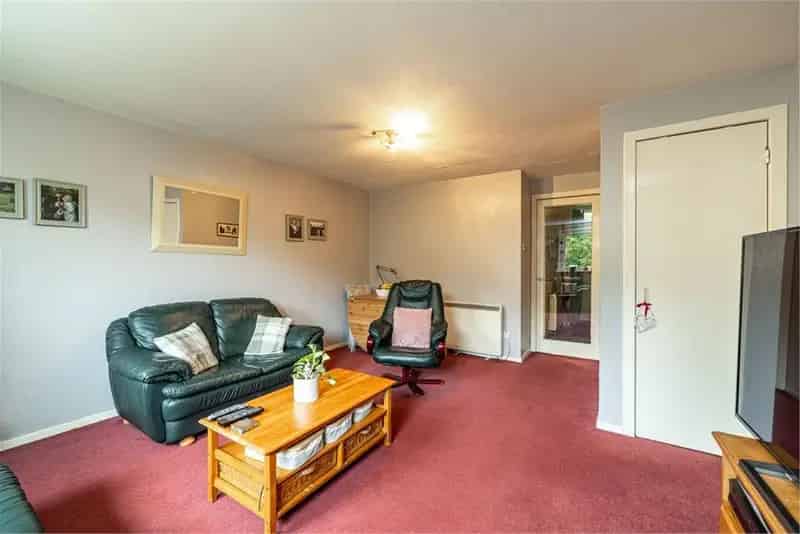 2 Bed Maisonette Galashiels - Spacious Starter Home