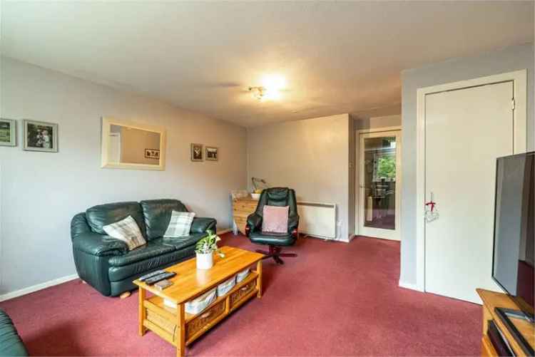 2 Bed Flat - Maisonette with 1 Reception Room