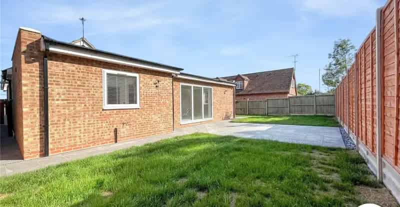 4 bedroom bungalow to rent