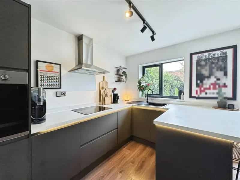 3 Bed Semi-Detached House for Sale Victoria Dock