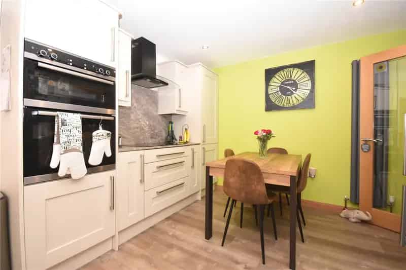 Extended 3 Bed Semi Detached House Garforth Stunning Garden Summer House