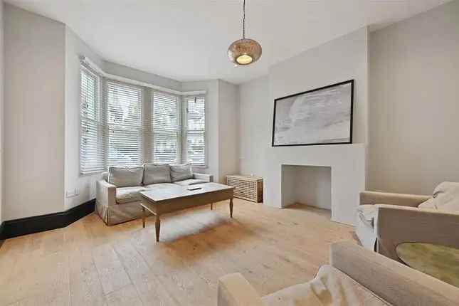 5 Bedroom Semi-Detached House for Sale in Acton W3