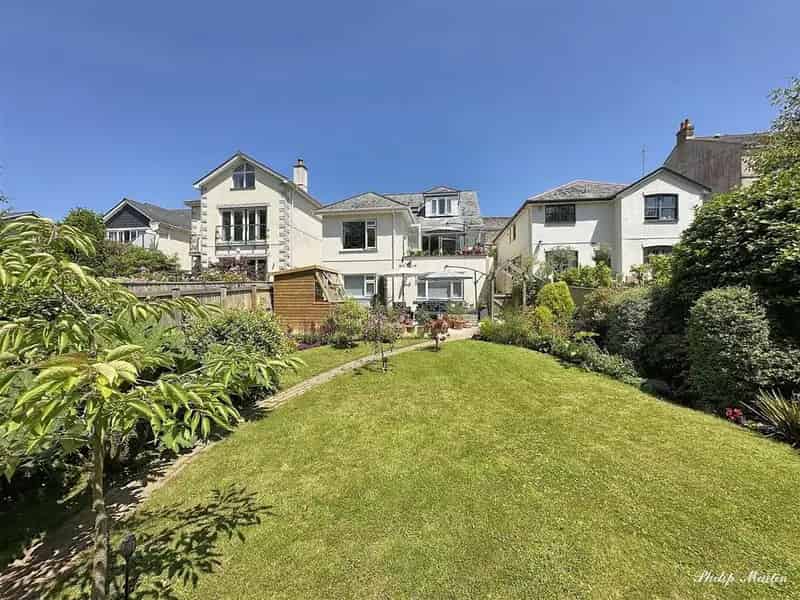 5 Bedroom Detached House for Sale in Truro with Cathedral Views