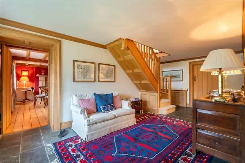 4 Bedroom Detached Stone House with Indoor Pool and 2 Acres