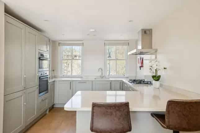 Luxury Riverfront Townhouse in Limehouse London