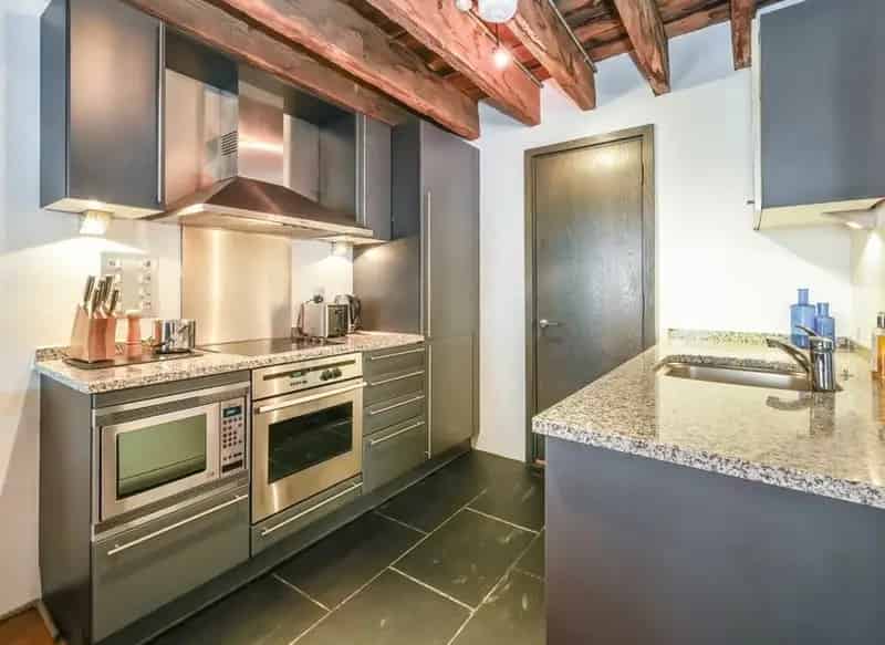 Canary Wharf One-Bedroom Apartment Near Elizabeth Line