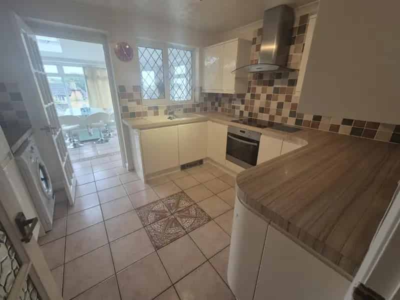 4 Bedroom Detached House to Rent Northampton