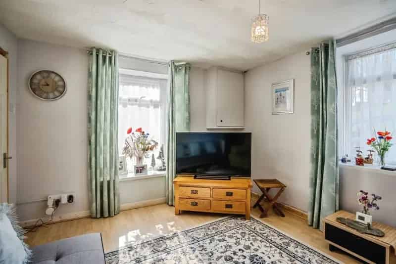 3 Bedroom End Terrace House for Sale