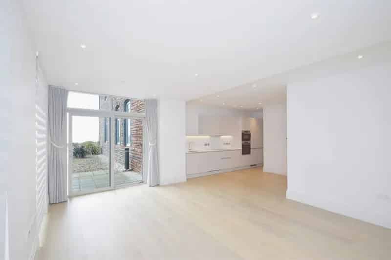 2 Bedroom Sea View Apartment near Rest Bay Beach