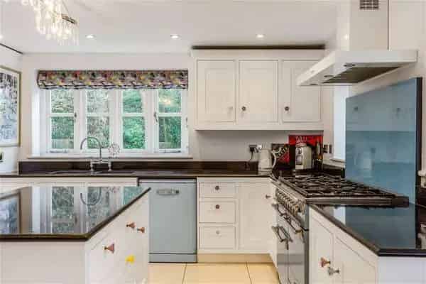 Berkshire Cottage Family Home with Pool and Gym