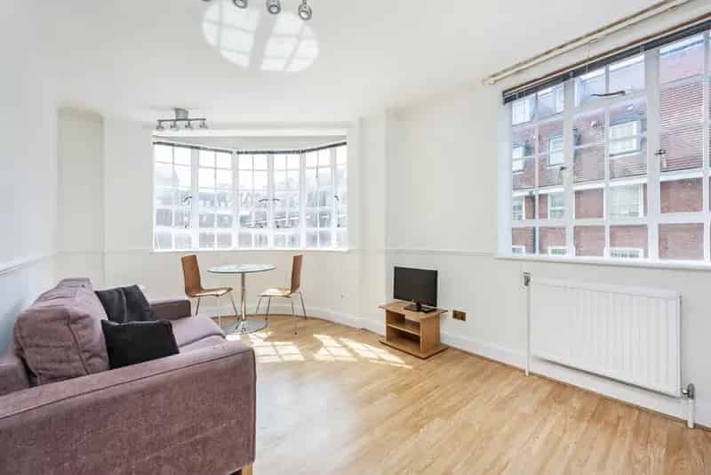 Chelsea 1-Bedroom Apartment with South-Facing Views