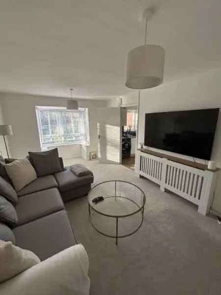 Flat For Rent in Wimborne Minster, England