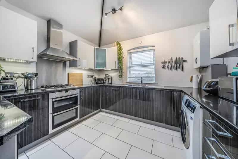 Forest Hill Two Double Bedroom Flat with 25ft Kitchen-Reception