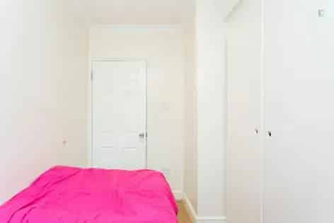 5 Rooms 25m2 London Property