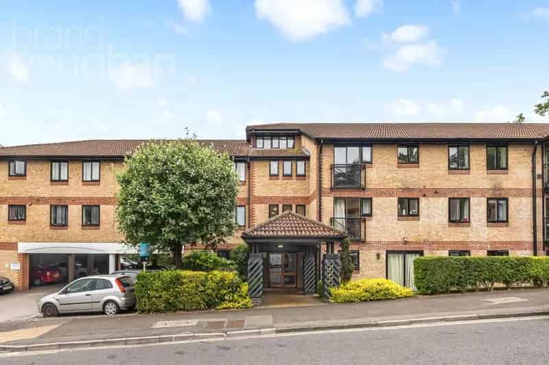 2 Bedroom Flat for Sale Withdean Extended Lease Allocated Parking