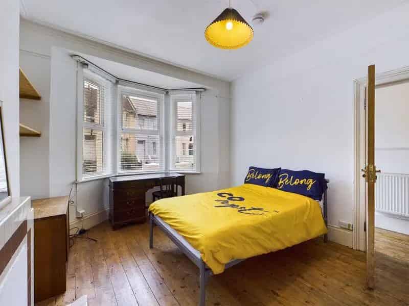 1 Bedroom House Near The Level Recently Refurbished
