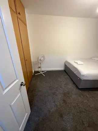 Mews house to rent in Maida Vale, London W9