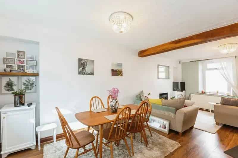 2 Bedroom Terraced House Loughor Near Amenities and M4