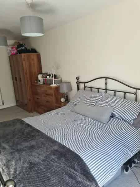2 Bed Apartment Near Town Centre