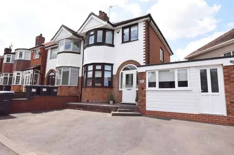 3 Bedroom Semi Detached House For Sale