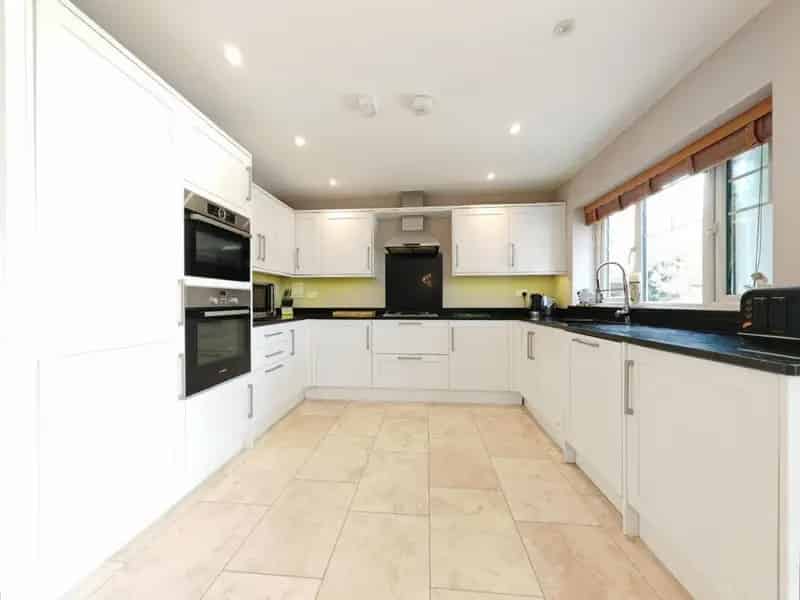 4 Bedroom Detached House for Sale in Wokingham