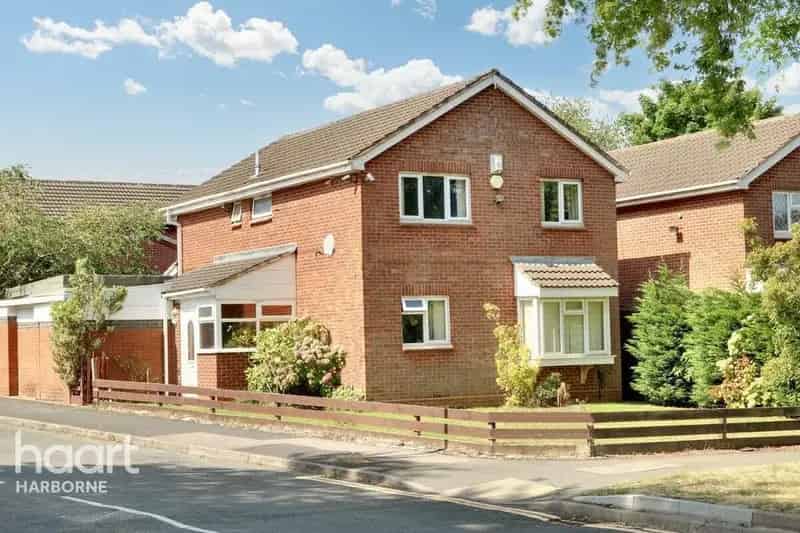 4 Bedroom Detached House For Sale - No Sale No Fee