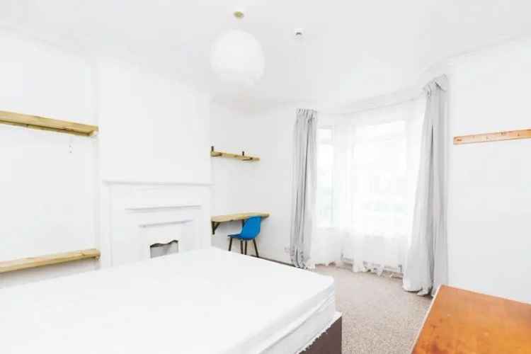 7 Bedroom Semi Detached House Gloucester Road