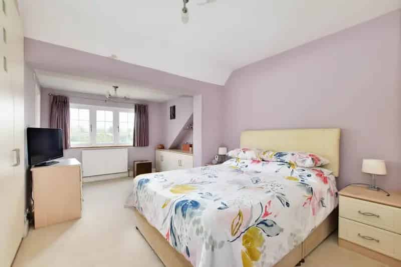 3 Bed Semi-Detached House For Sale Maple Cross Rickmansworth