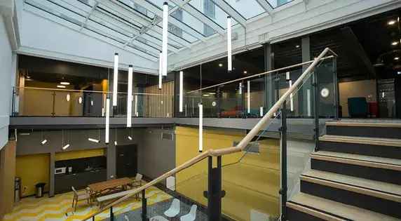 Luxury Aberdeen Studio Flat 28.5m2  Gym Pool Cinema