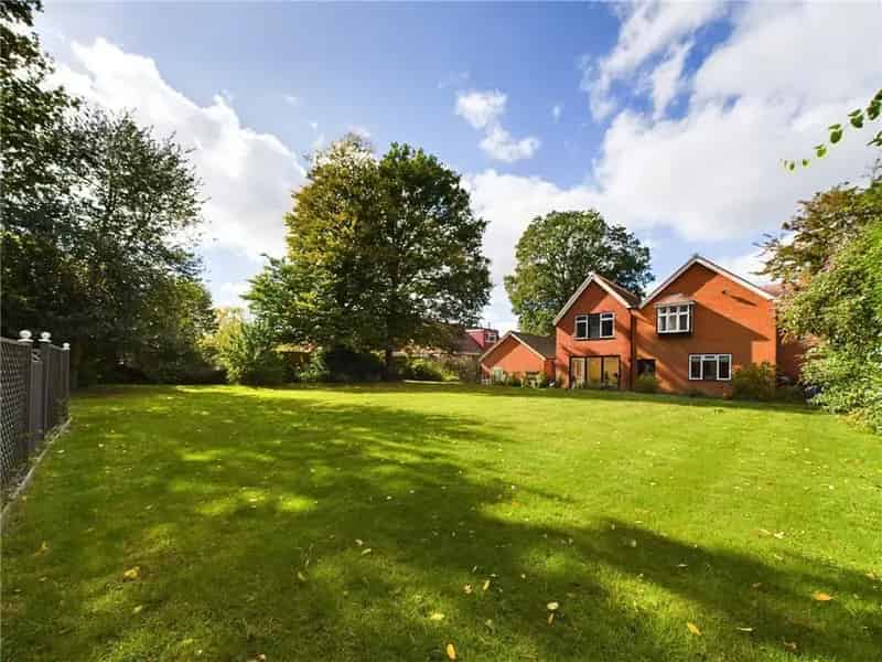 6 Bedroom Detached House For Sale Mill Lane
