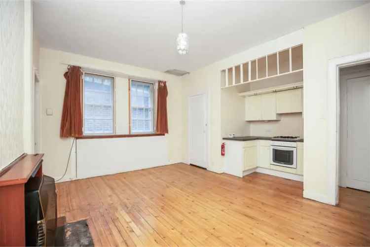 2 Bed Flat - Lower with 1 Reception Room