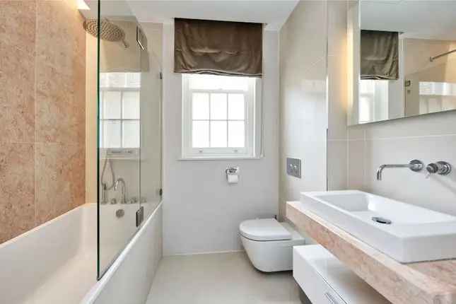 Flat for sale in Queen's Gate, London SW7