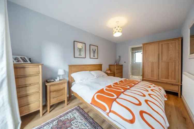 Three Double Bedroom Townhouse Near Brixton