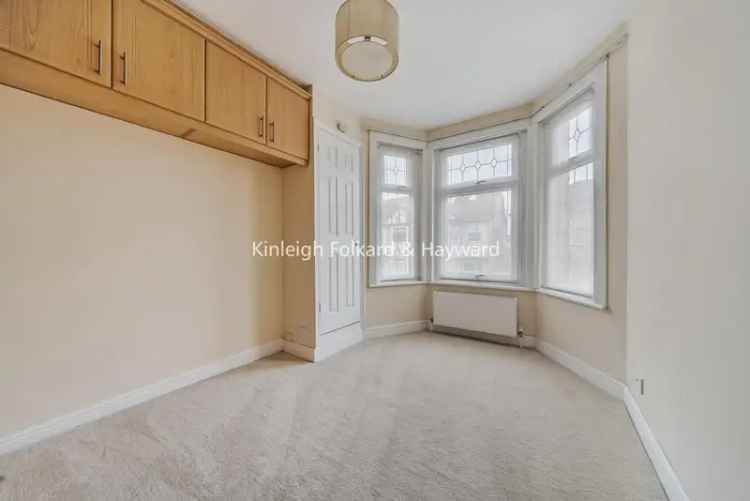 One Bedroom Freehold House with Private Parking - Chain Free