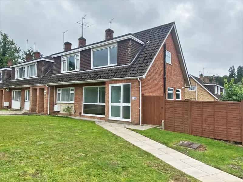 3 Bedroom End of Terrace House to Rent